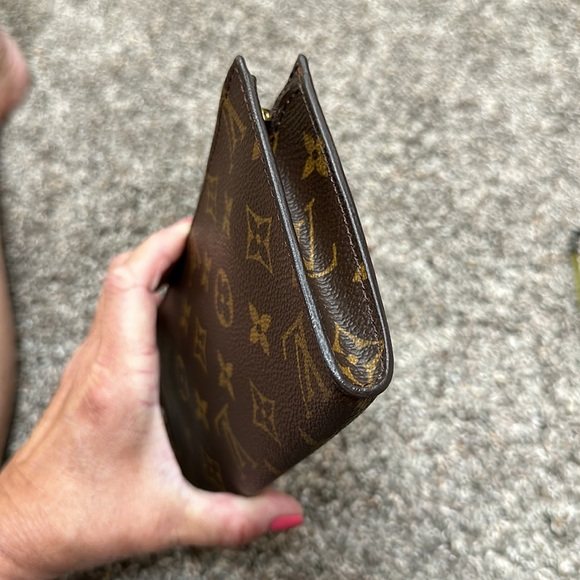 Authentic Louis Vuitton Bucket Bag Pochette in excellent used condition! - Picture 5 of 16